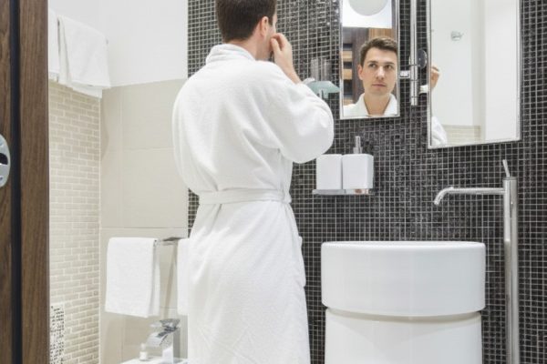 superior-bagno-con-uomo.jpg